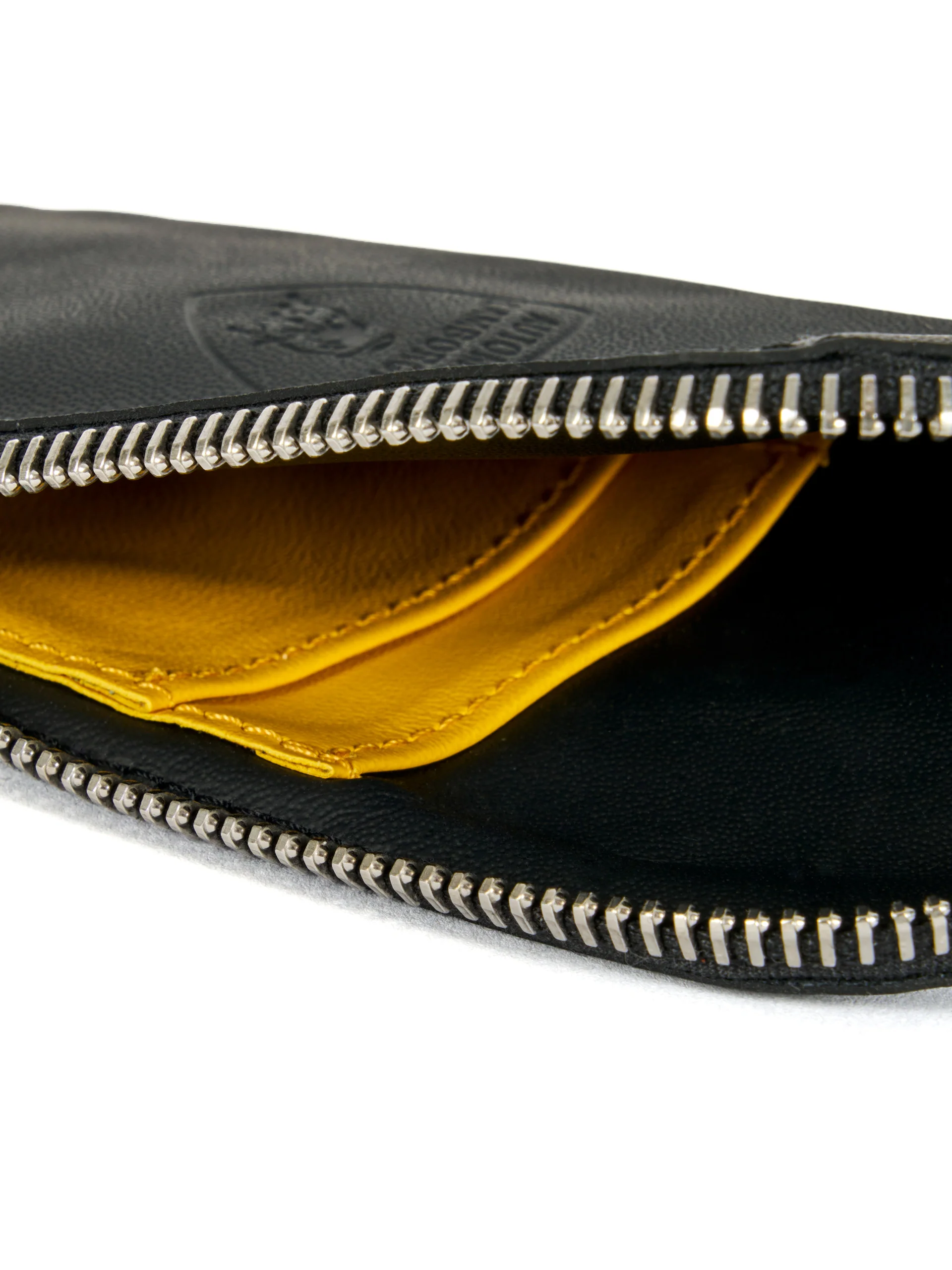 Clippable card pouch in upcycled leather - Image 3